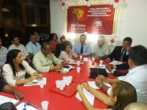 Reunião da executiva do PT conta com a presença do deputado Zé Inácio e do presidente do PCdoB, Márcio Jerry.