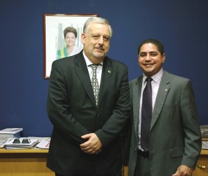 Deputado Zé Inácio acompanhando do Ministro Ricardo Berzoini.  