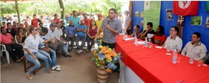 Zé Inácio participa de reunião com ministro Patrus em assentamento Cristina Alves. 